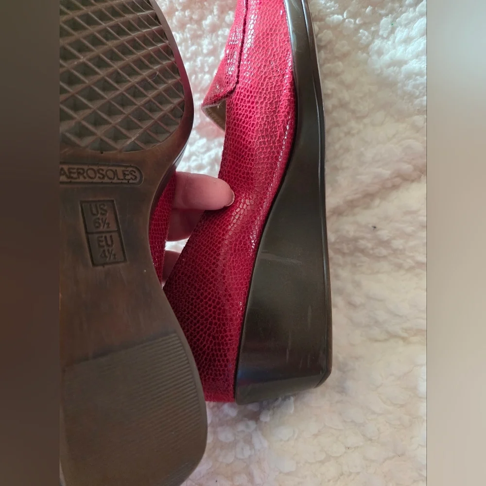 Aerosoles Red Textured Loafers Wedge Comfort Slip On Size 6.5
